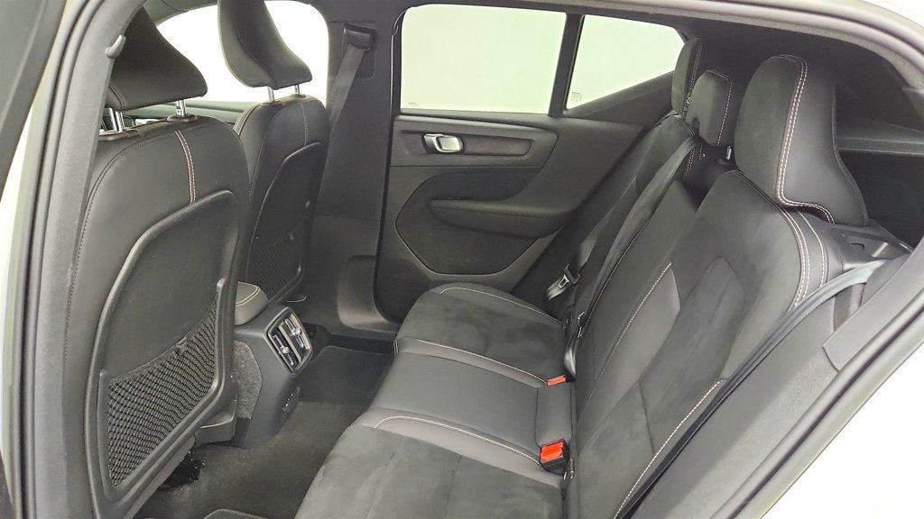 Used 2023 Volvo XC40 Recharge Ultimate AWD/4WD image 20