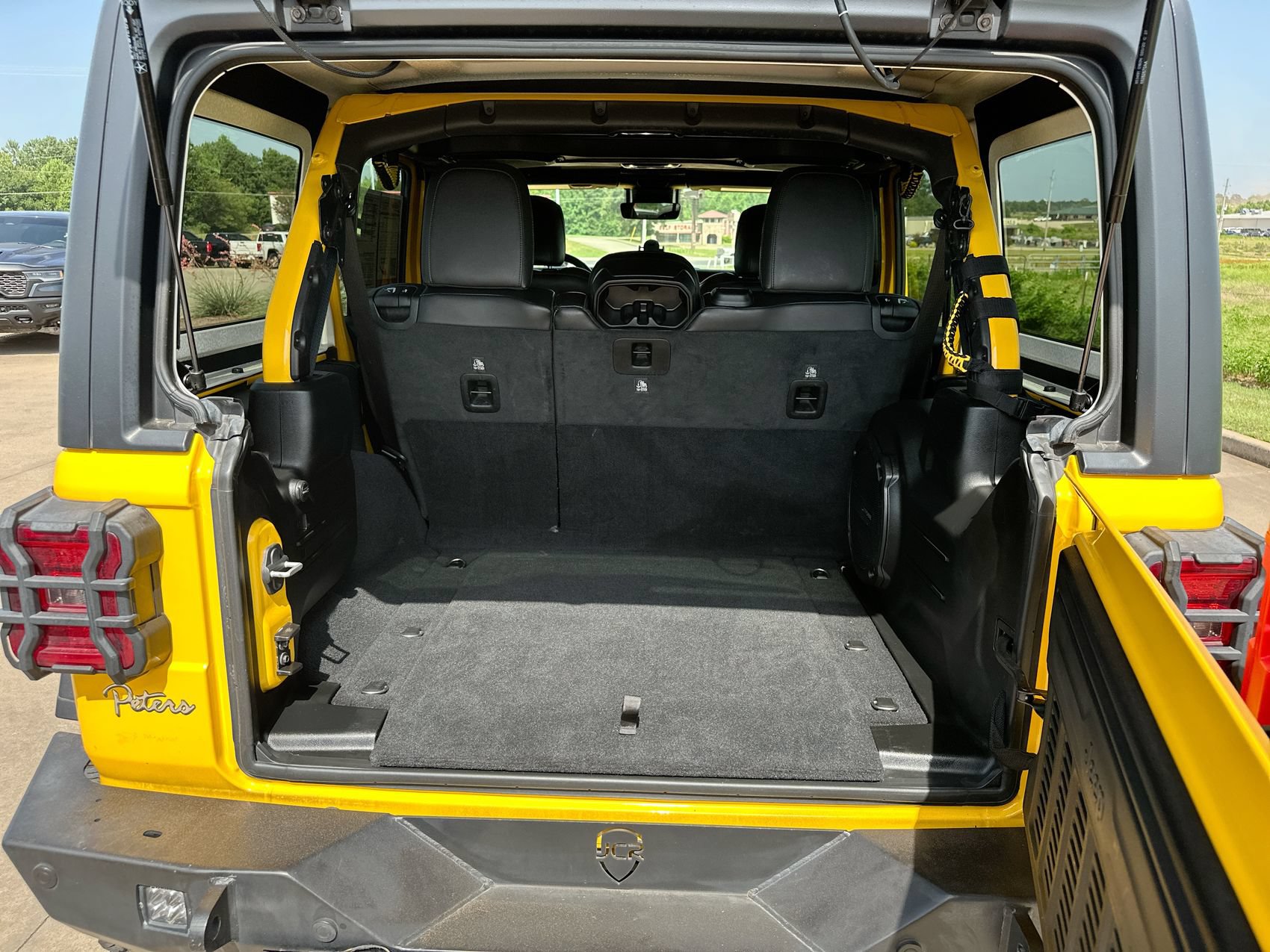 Used 2020 Jeep Wrangler Unlimited Rubicon w/ Dual Top Group AWD/4WD image 23