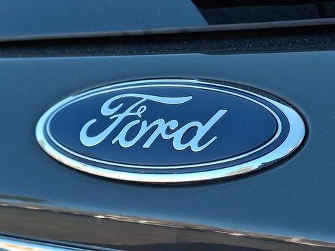 Certified 2022 Ford Explorer XLT w/ Equipment Group 202A image 32