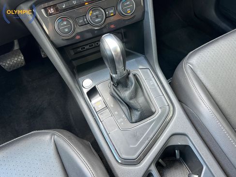 Used 2018 Volkswagen Tiguan SE FWD image 34
