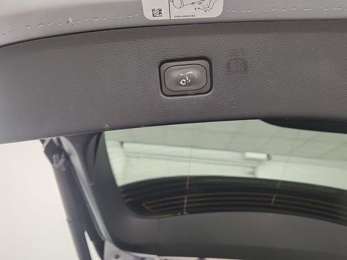 Used 2020 Ford Edge SEL w/ Convenience Package AWD/4WD image 23
