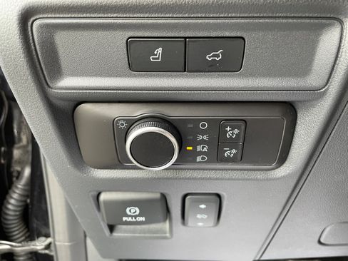 Used 2023 Ford Expedition XLT AWD/4WD image 18