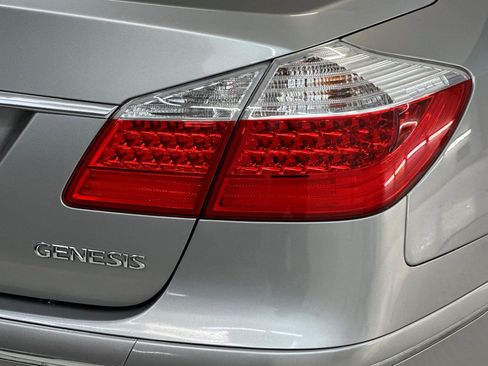 Used 2009 Hyundai Genesis 3.8 image 13