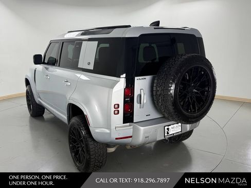 Used 2022 Land Rover Defender 110 XS Edition AWD/4WD image 8