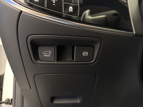 Used 2023 Genesis GV70 2.5T w/ Select Package image 16