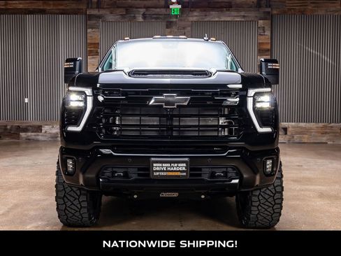 Used 2024 Chevrolet Silverado 2500 LTZ w/ LTZ Plus Package AWD/4WD image 4