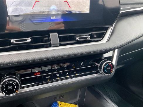 Used 2026 Chevrolet Equinox LT w/ LPO, Floor Liner Package image 18