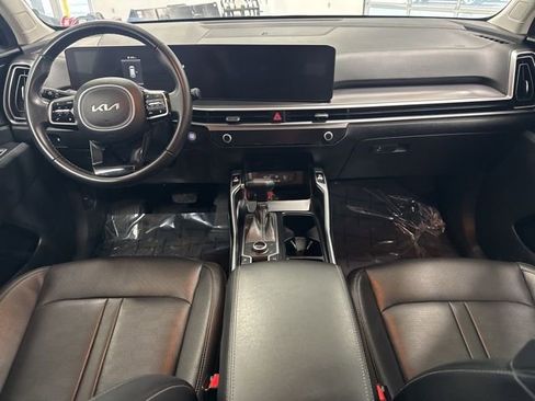 Used 2024 Kia Sorento S image 31