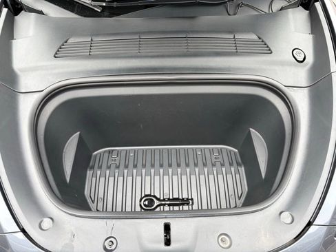 Used 2022 Tesla Model Y Performance image 24