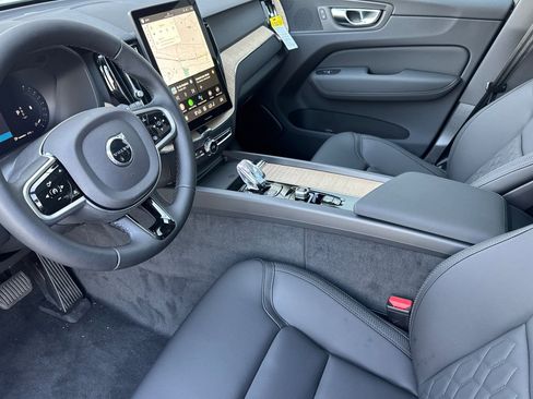 New 2026 Volvo XC60 B5 Core w/ Climate Package PRO AWD/4WD image 9