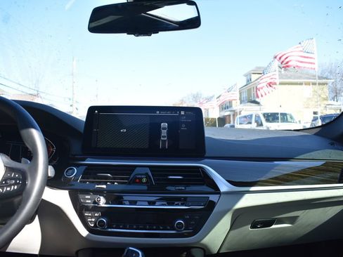 Used 2023 BMW 540i w/ Premium Package image 33