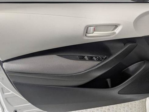 Used 2022 Toyota Corolla LE FWD image 13