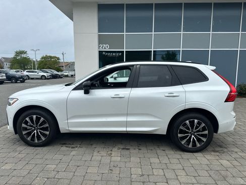 Used 2025 Volvo XC60 B5 Plus AWD/4WD image 6