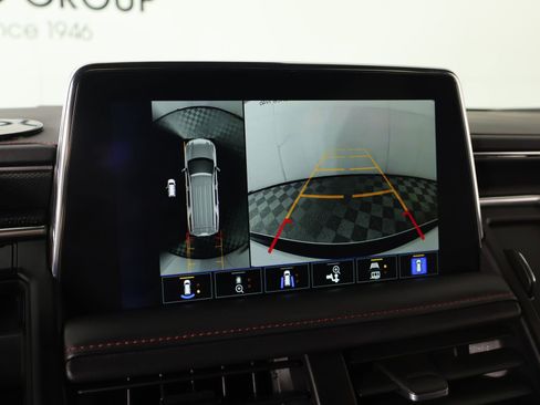 Used 2024 Chevrolet Suburban RST w/ Luxury Package image 6