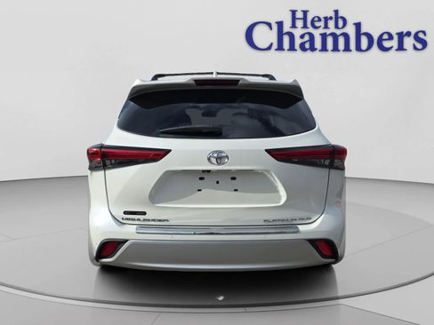 Used 2021 Toyota Highlander Platinum AWD/4WD image 9