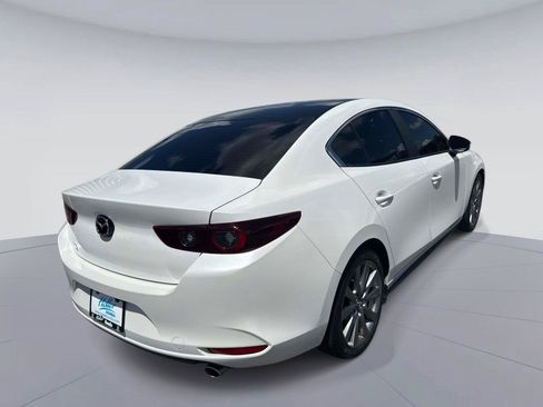 Used 2022 MAZDA MAZDA3 s FWD image 4