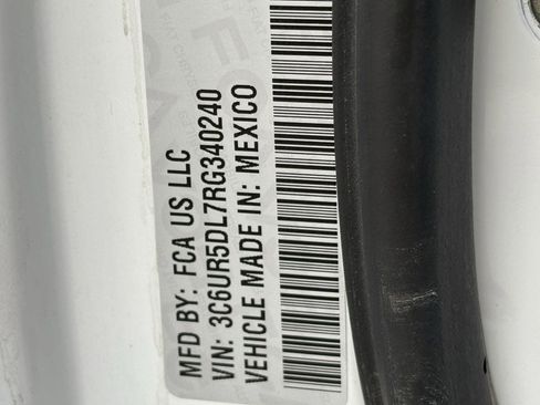 Used 2024 RAM 2500 Big Horn image 32