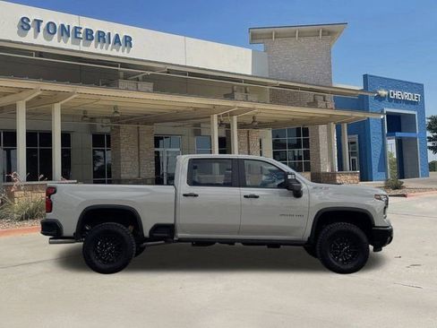 Used 2026 Chevrolet Silverado 2500 ZR2 image 4