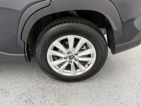 Used 2022 Toyota Corolla Cross LE AWD/4WD image 26