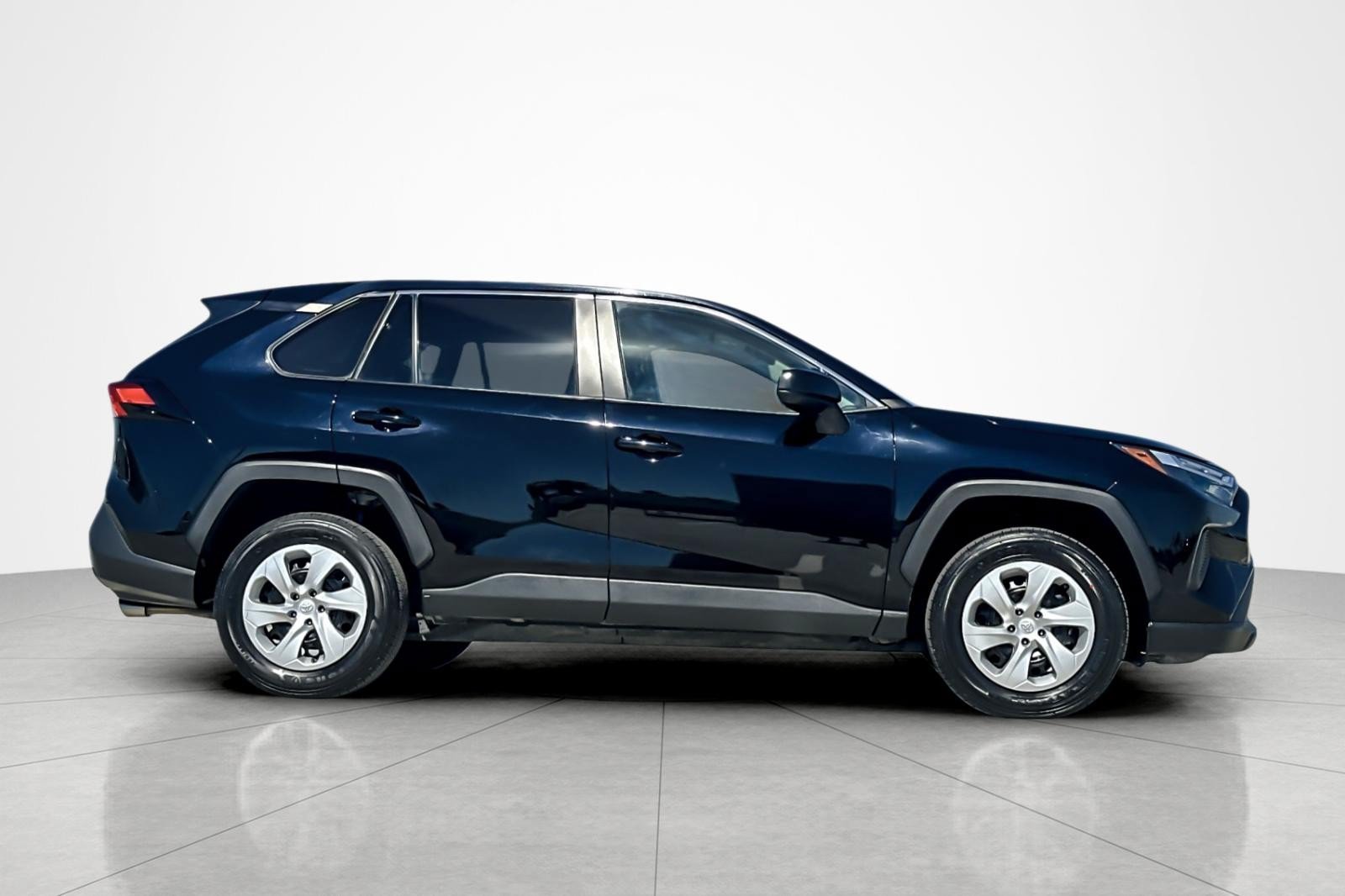 Certified 2025 Toyota RAV4 LE AWD/4WD image 6