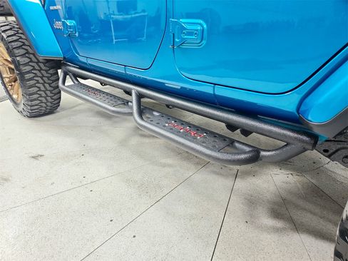 Used 2020 Jeep Wrangler Unlimited Sahara image 39