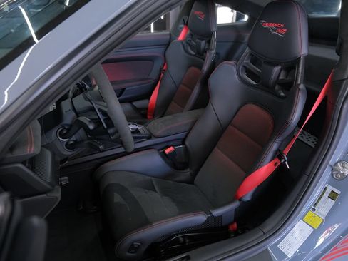 Used 2024 Porsche 911 GT3 RS w/ Weissach Package RWD image 25