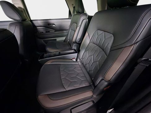 New 2026 Nissan Pathfinder Platinum AWD/4WD image 22