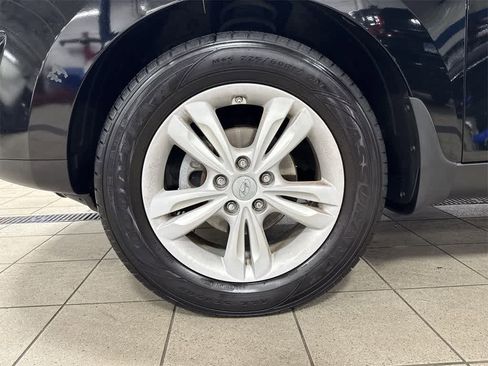 Used 2011 Hyundai Tucson GLS w/ Navigation Pkg 2 image 10