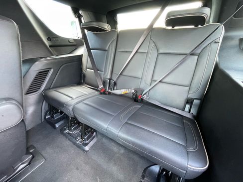 Used 2025 Chevrolet Tahoe Premier RWD image 7