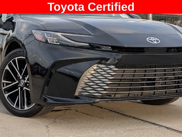 Used 2026 Toyota Camry XLE AWD/4WD image 3