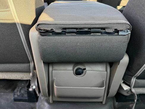 Used 2009 Ford F150 STX AWD/4WD image 9