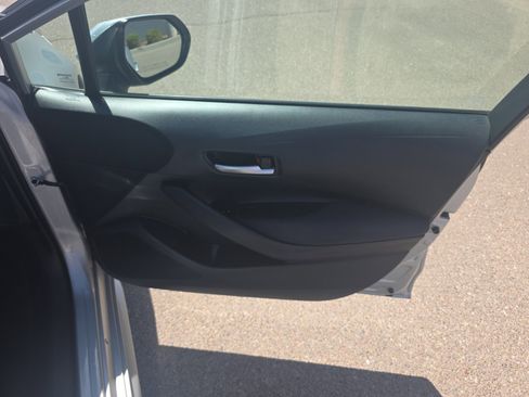 Used 2021 Toyota Corolla LE FWD image 16