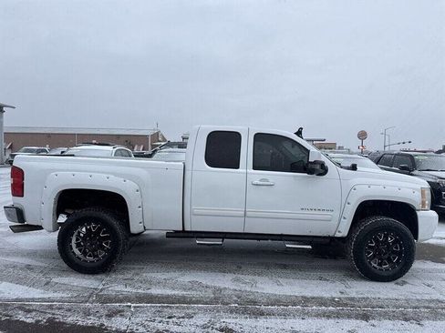 Used 2010 Chevrolet Silverado 1500 LTZ w/ Convenience Package AWD/4WD image 9