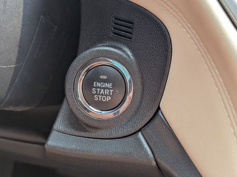 Used 2025 Subaru Outback Limited AWD/4WD image 19