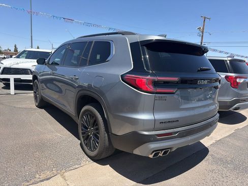Used 2024 GMC Acadia Elevation w/ Luxury Package FWD image 4