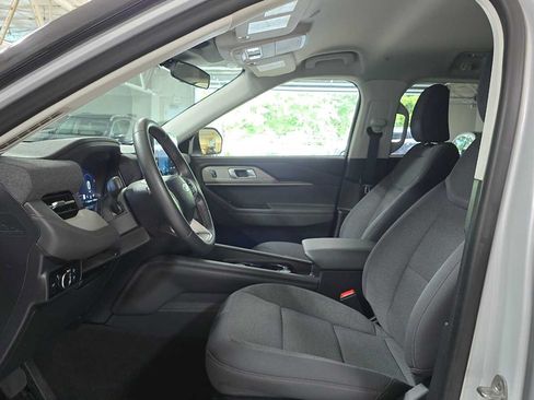 Used 2025 Ford Explorer Active AWD/4WD image 20