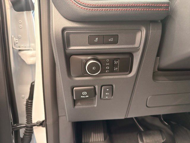 Used 2024 Ford Expedition Limited AWD/4WD image 17