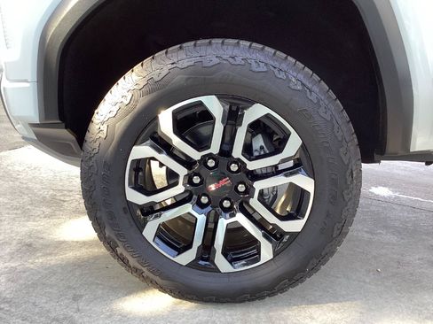 New 2025 GMC Canyon AT4 w/ Nightfall Edition AWD/4WD image 19