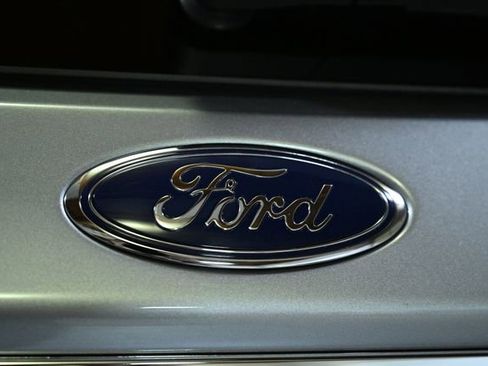 Used 2022 Ford Explorer Limited image 10