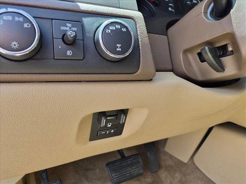 Used 2011 Chevrolet Tahoe LT w/ Luxury Package AWD/4WD image 17