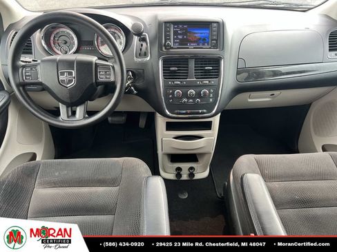 Used 2018 Dodge Grand Caravan SE w/ UConnect Hands-Free Group FWD image 15