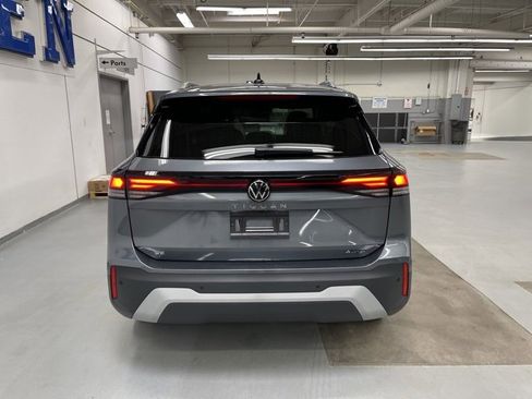 New 2026 Volkswagen Tiguan SE image 3
