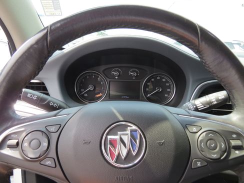 Used 2021 Buick Enclave Essence image 26