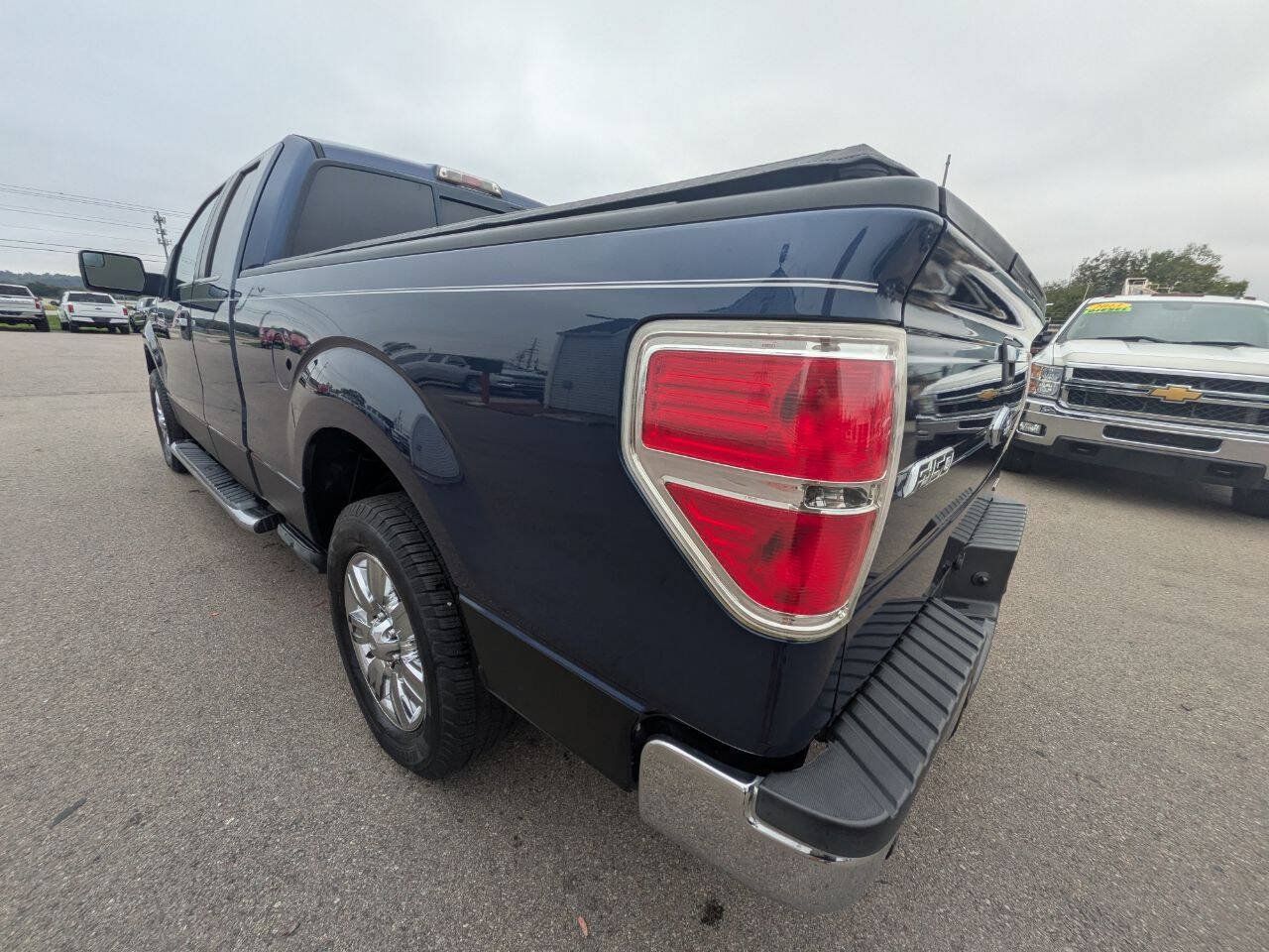 Used 2011 Ford F150 XLT w/ XLT Chrome Pkg RWD image 3