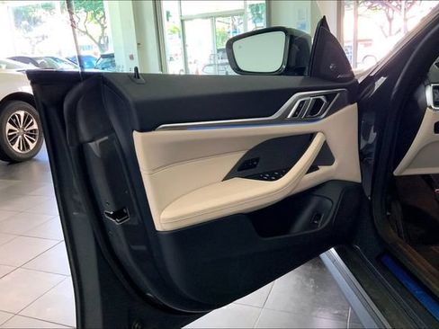 Used 2023 BMW i4 eDrive35 w/ Premium Package RWD image 10