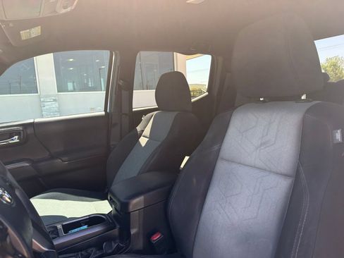 Used 2020 Toyota Tacoma TRD Sport RWD image 10