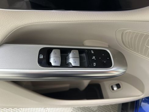 Used 2026 Mercedes-Benz GLC 300 4MATIC image 11