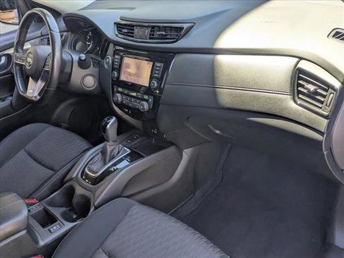Used 2019 Nissan Rogue SV w/ Premium Package image 20