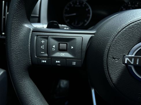 Used 2024 Nissan Pathfinder S AWD/4WD image 24