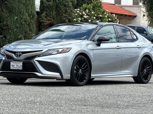 Used 2024 Toyota Camry XSE FWD image 8